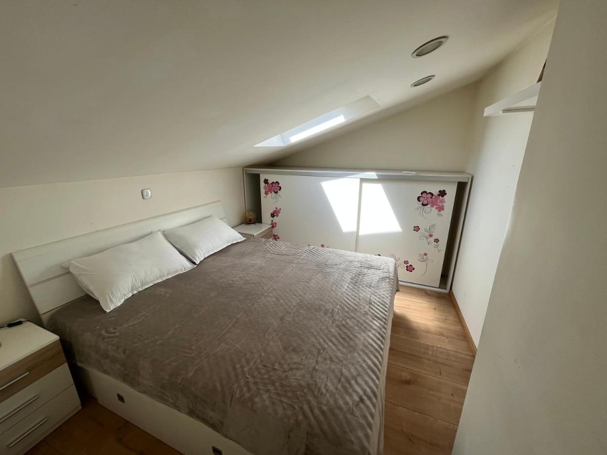 Hiza Apartment Pula Luaran gambar